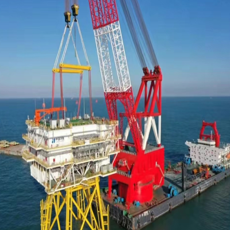 为江苏宇航建造大型起重船